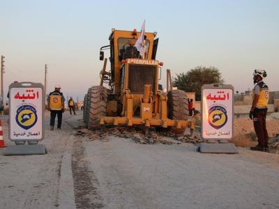 بطول 8500 متراً، مشروعٌ جديد تنفذه فرقنا لتأهيل طريق يخدم المدنيين شرقي حلب