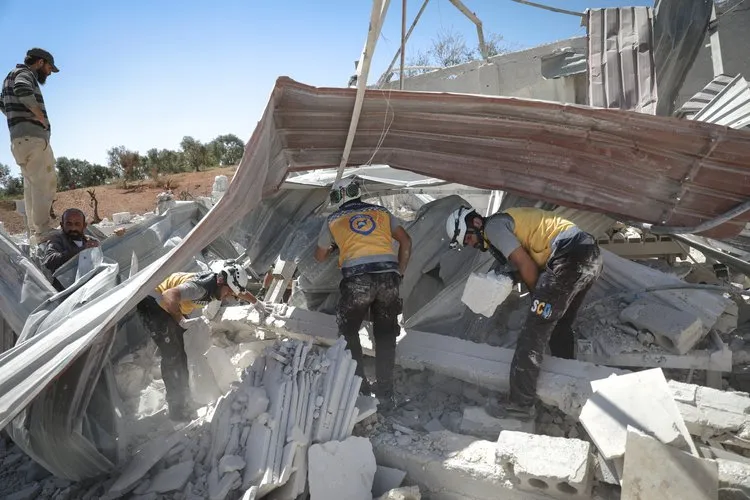 Russian escalation in Idlib countryside... 7 dead, including two children, in a massacre of warplanes